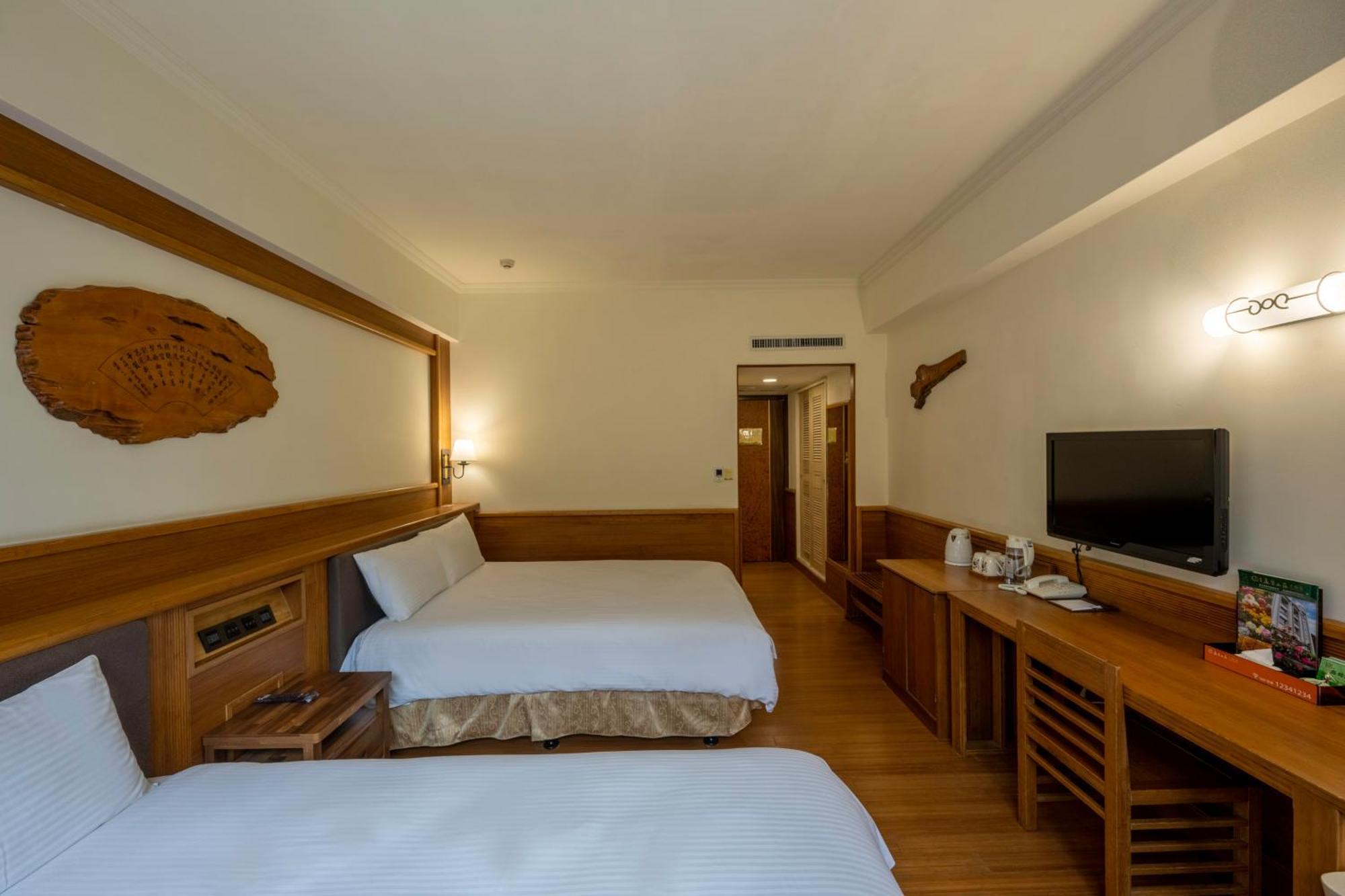 Ginkgo Hotel Lugu Bagian luar foto