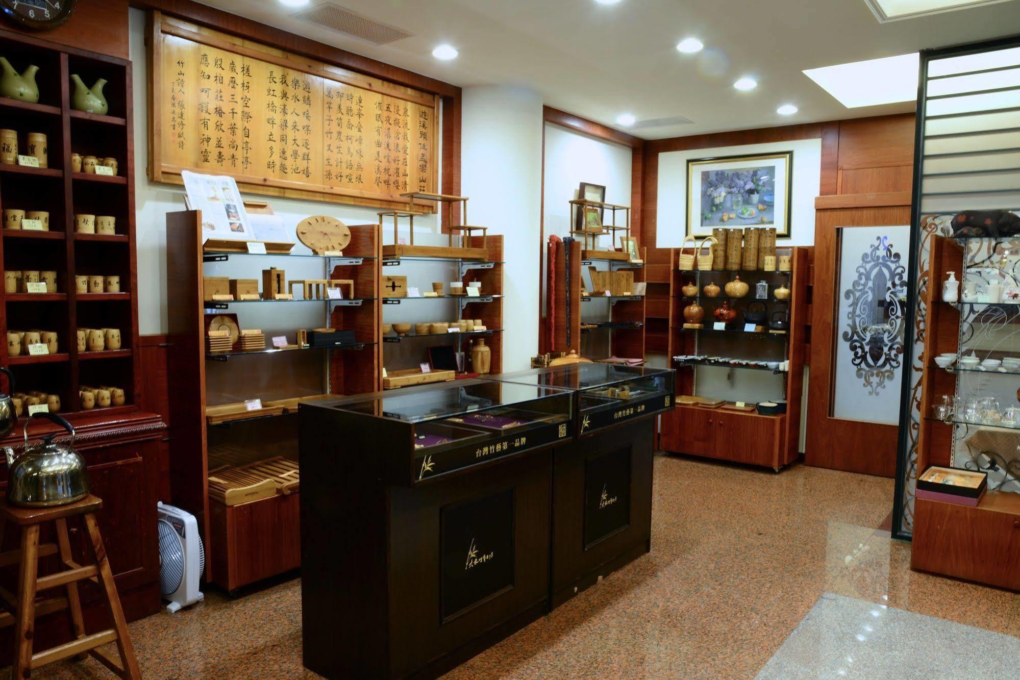 Ginkgo Hotel Lugu Bagian luar foto